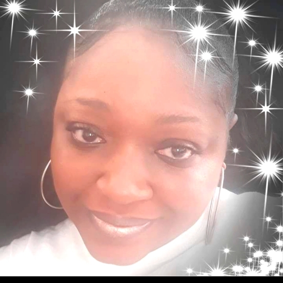 Meet the Posher Other - Meet your Posher, Lisa